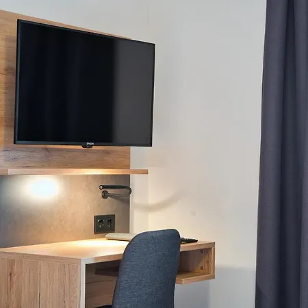 בית הארחה Landgasthof Hirschen 3*