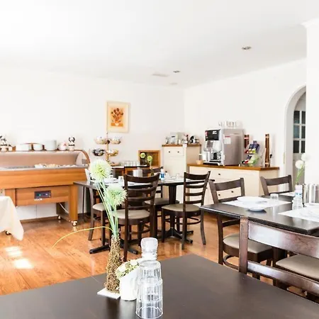 בית הארחה Landgasthof Hirschen 3*